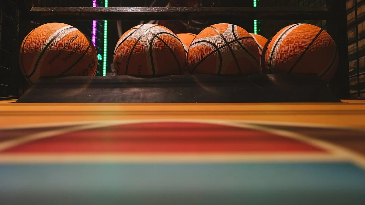 尼克斯Game4替补深度制胜名人球迷狂欢背后的轮换效率